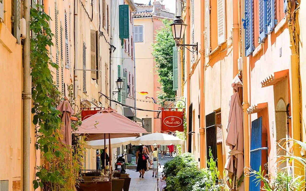 Un Nid A Saint Tropez 아파트