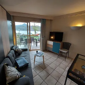 Avec Terrasse Sur Lac, Confort, Dans Résidence Avec Et Ponton Privee Duingt